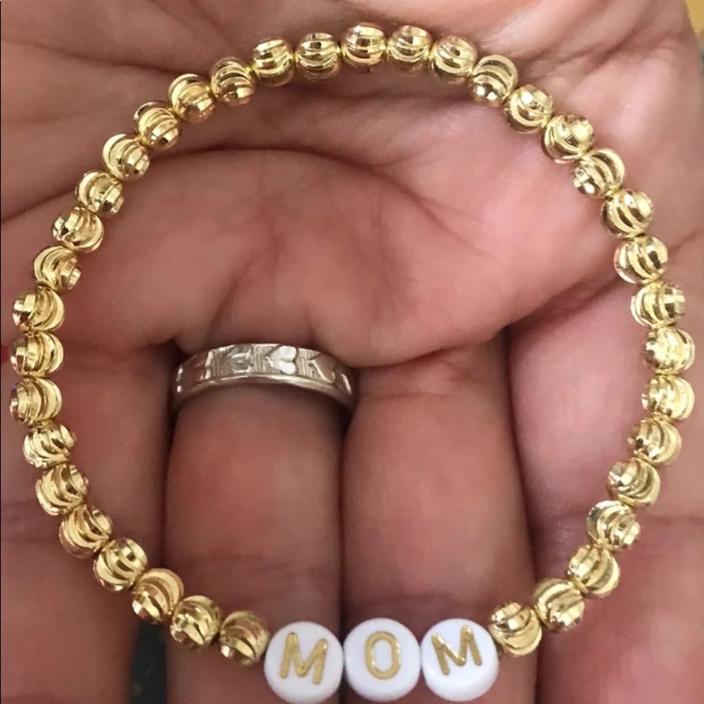 All About Mom (Gold Bracelet)